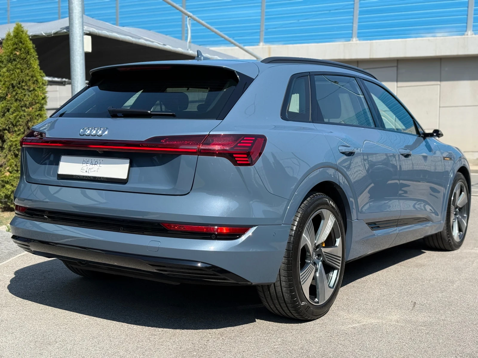 Audi E-Tron 55 quattro S-line PANO B&O 360 Matrix Memory  - изображение 4