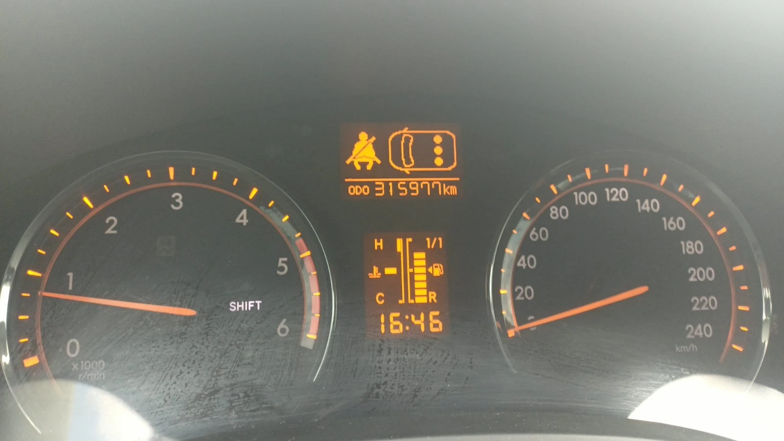 Toyota Avensis, снимка 8 - Автомобили и джипове - 55086677