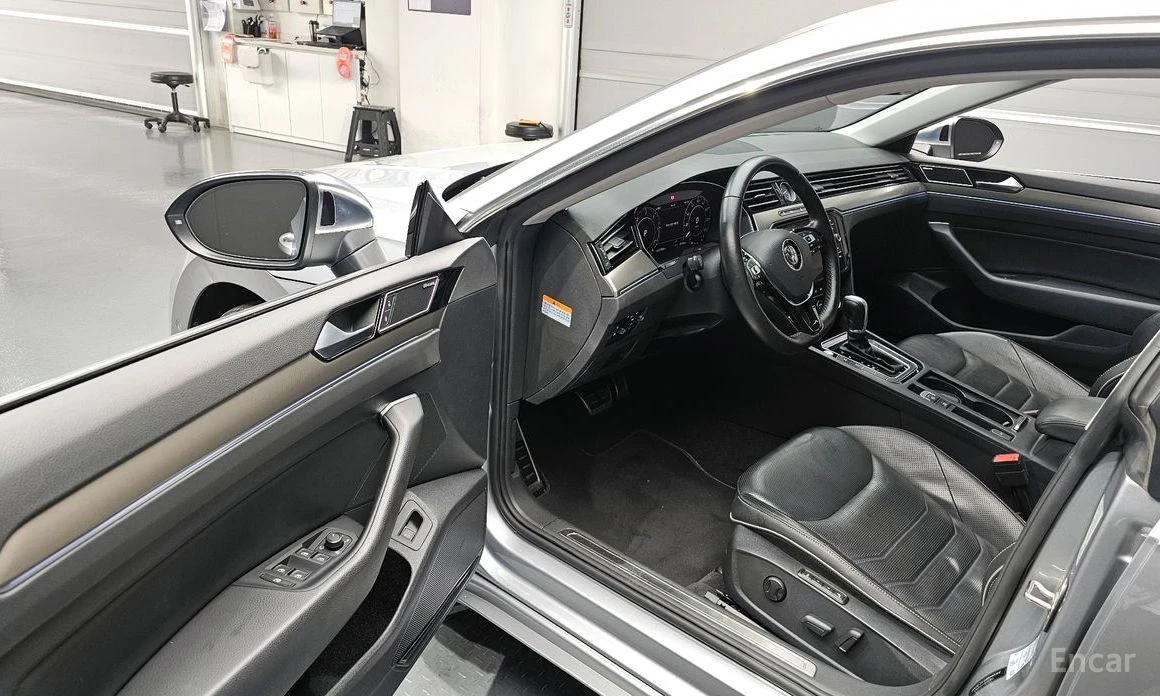VW Arteon 2.0TDI Prestige* Sunroof* NAVI* Подгрев* Обдухване, снимка 9 - Автомобили и джипове - 54071639