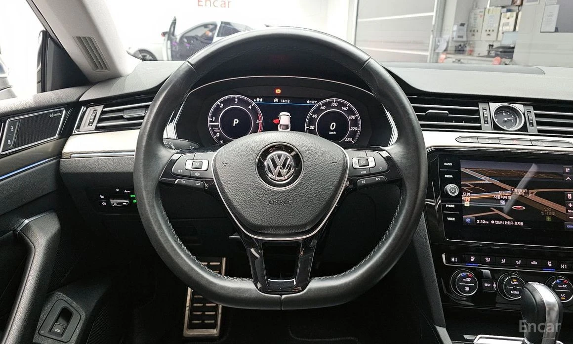 VW Arteon 2.0TDI Prestige* Sunroof* NAVI* Подгрев* Обдухване, снимка 11 - Автомобили и джипове - 54071639