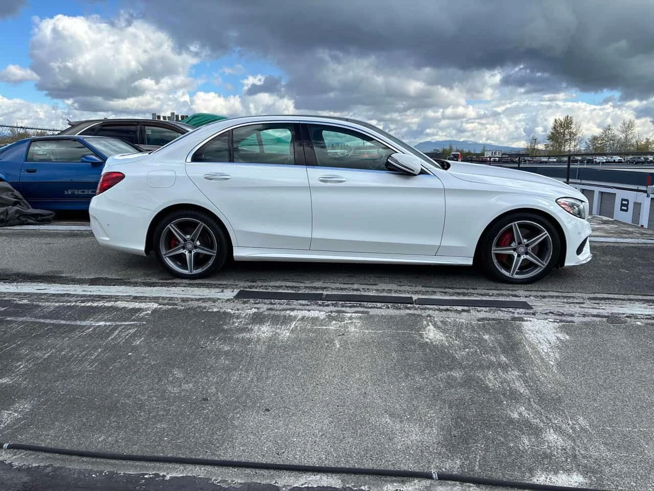 Mercedes-Benz C 300 * CARFAX * БЕЗ ПЪРВОНАЧАЛНА ВНОСКА, снимка 3 - Автомобили и джипове - 54213558