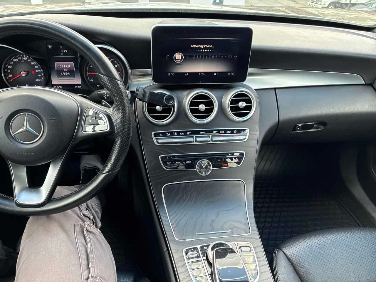 Mercedes-Benz C 300 * CARFAX * БЕЗ ПЪРВОНАЧАЛНА ВНОСКА, снимка 9 - Автомобили и джипове - 54213558