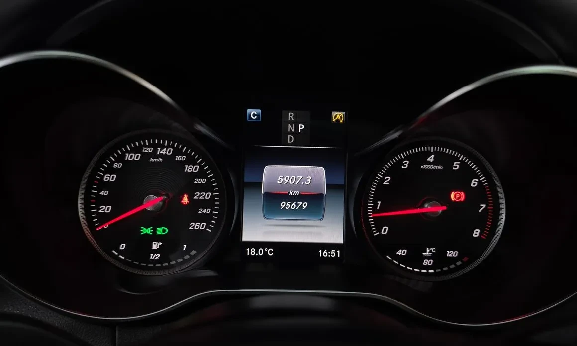 Mercedes-Benz C 200 C-CLASS, снимка 11 - Автомобили и джипове - 54643765