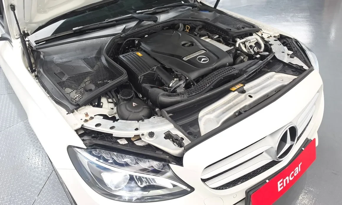Mercedes-Benz C 200 C-CLASS, снимка 9 - Автомобили и джипове - 54643765