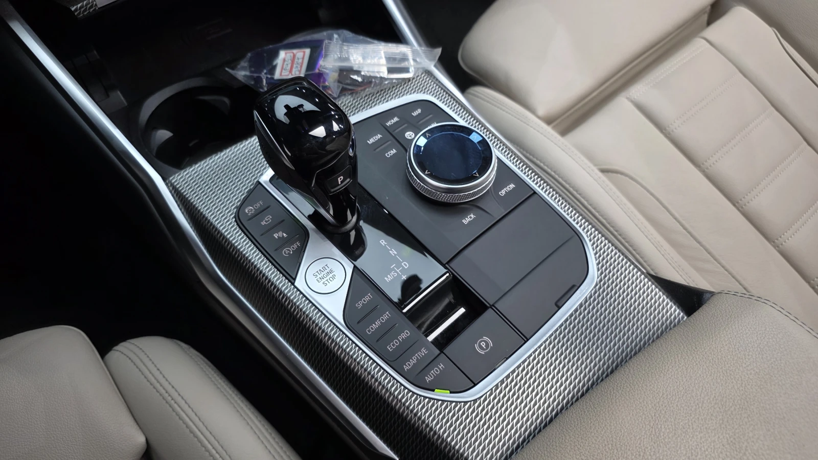 BMW 340 M* CARBON BLK* 360* HEAD-UP* DISTRONIK* КРАЙНА ЦЕН, снимка 16 - Автомобили и джипове - 54702798