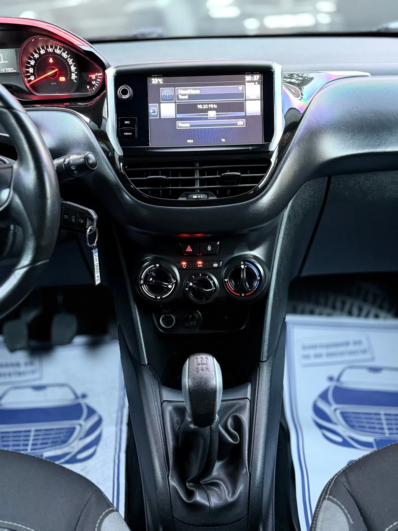 Peugeot 208 1.4HDI| NAVI| LED| TOP| СОБСТВЕН ЛИЗИНГ, снимка 12 - Автомобили и джипове - 54783203