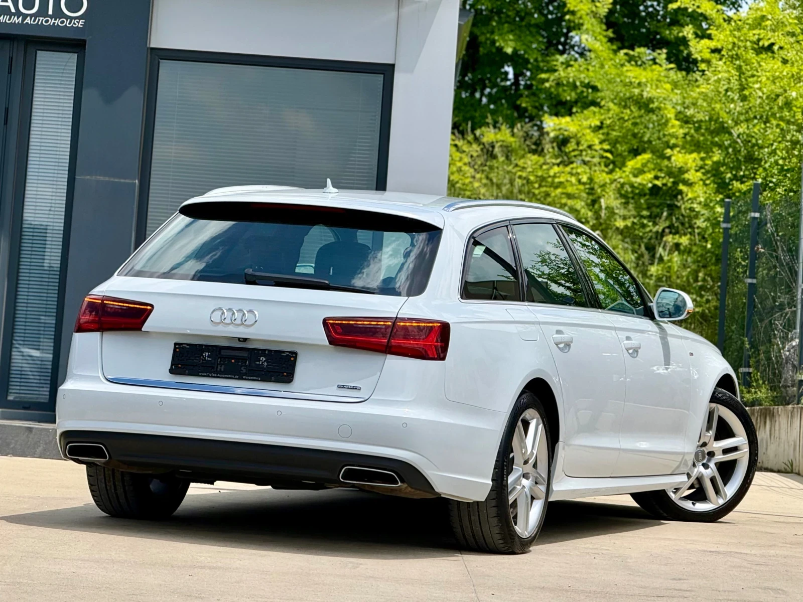 Audi A6 S LINE / DISTRONIC + / КАМЕРА / ПОДГРЕВ / ИСТОРИЯ, снимка 4 - Автомобили и джипове - 54791304