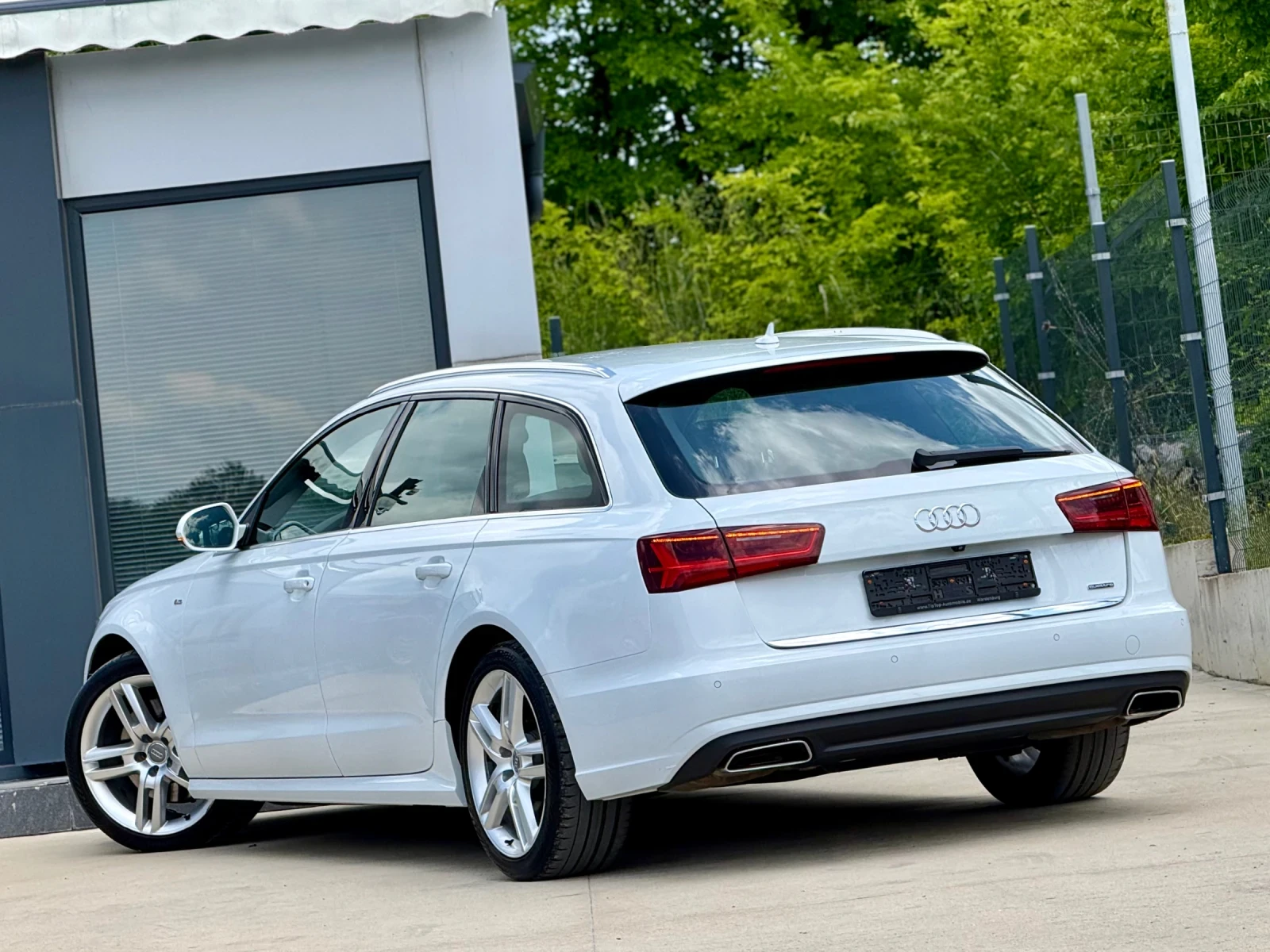 Audi A6 S LINE / DISTRONIC + / КАМЕРА / ПОДГРЕВ / ИСТОРИЯ, снимка 5 - Автомобили и джипове - 54791304