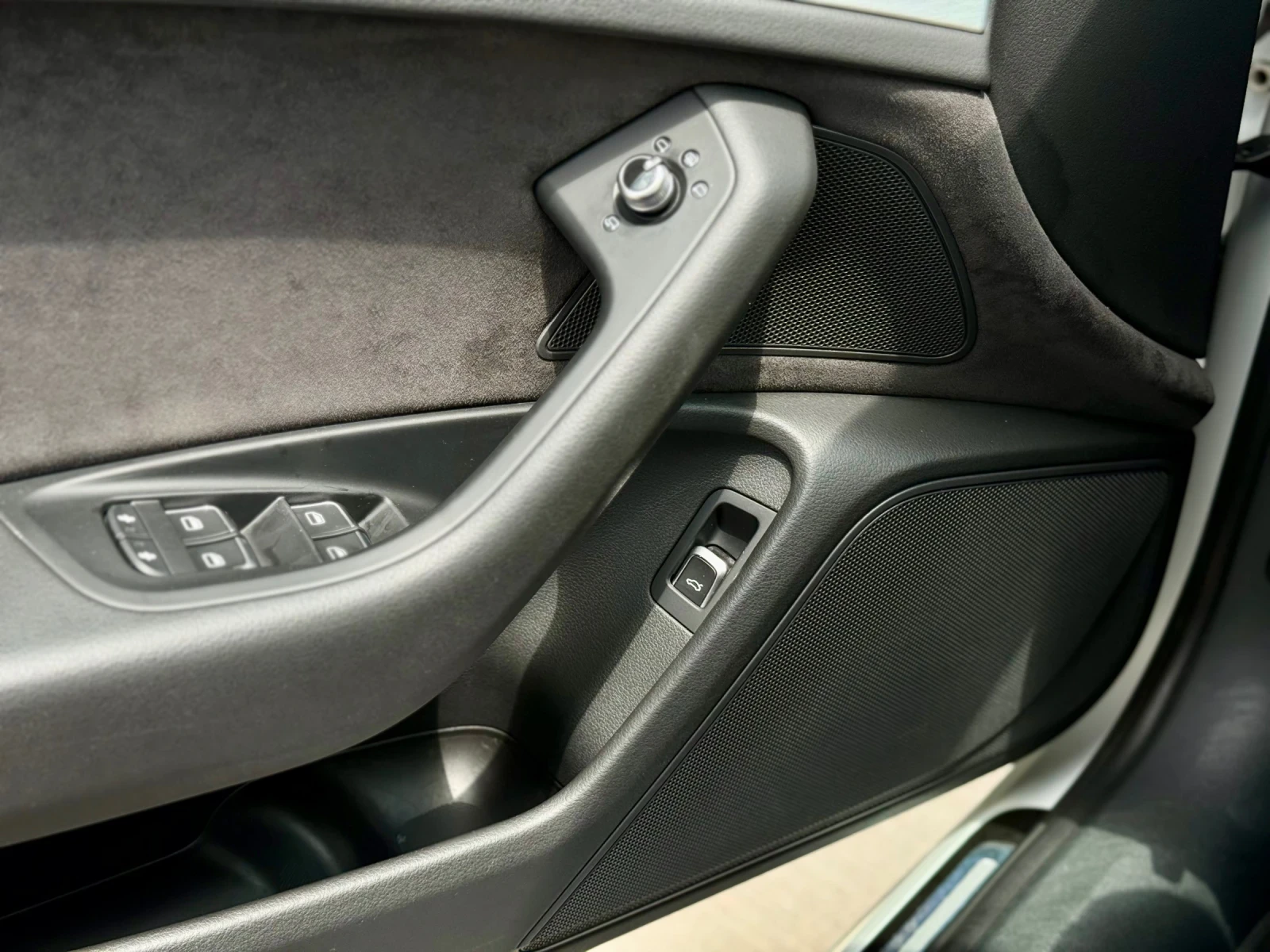 Audi A6 S LINE / DISTRONIC + / КАМЕРА / ПОДГРЕВ / ИСТОРИЯ, снимка 13 - Автомобили и джипове - 54791304