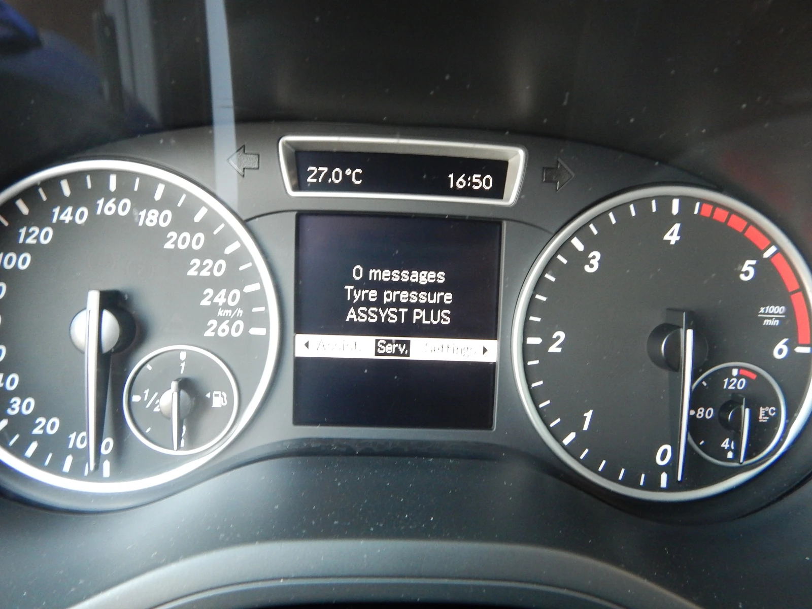 Mercedes-Benz B 200 FULL AMG, снимка 15 - Автомобили и джипове - 55365367