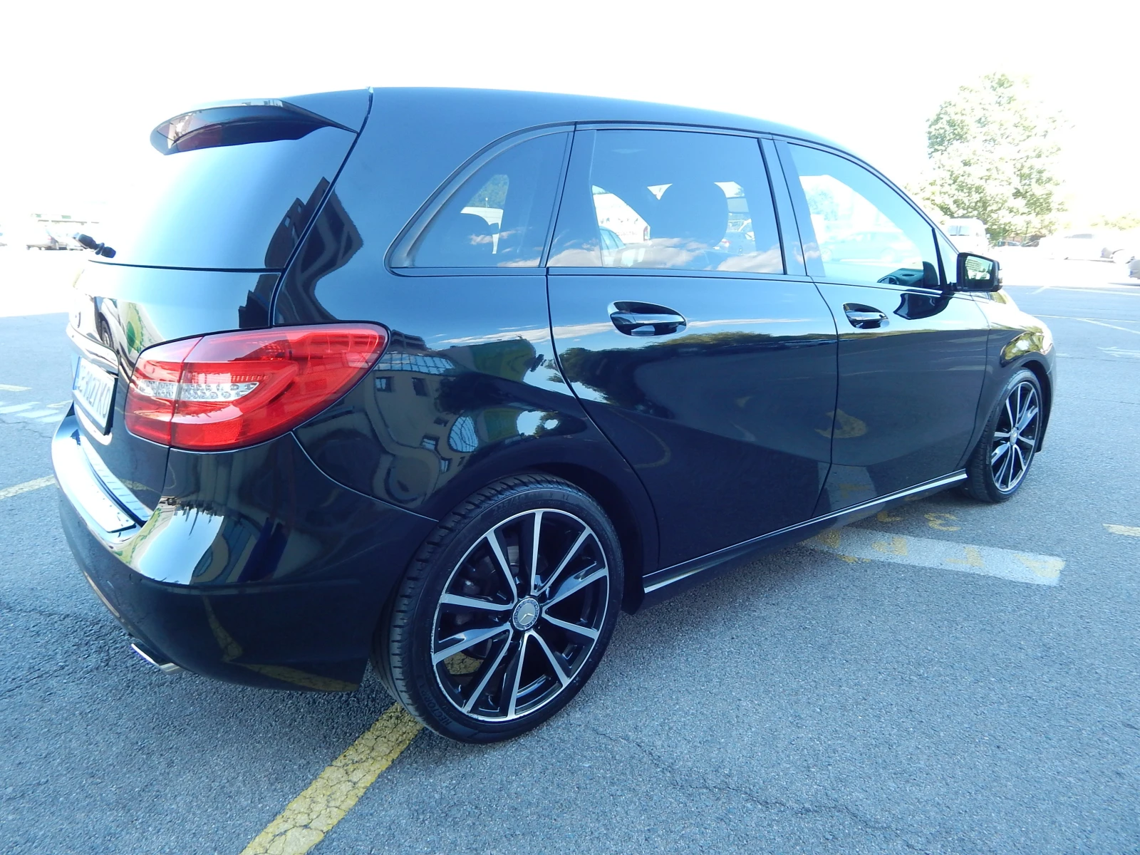 Mercedes-Benz B 200 FULL AMG, снимка 5 - Автомобили и джипове - 55365367