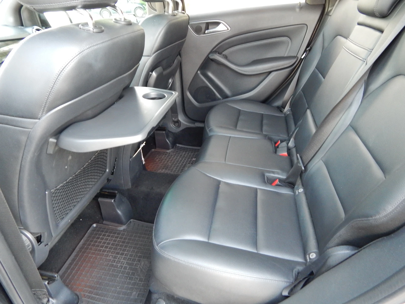 Mercedes-Benz B 200 FULL AMG, снимка 13 - Автомобили и джипове - 55365367