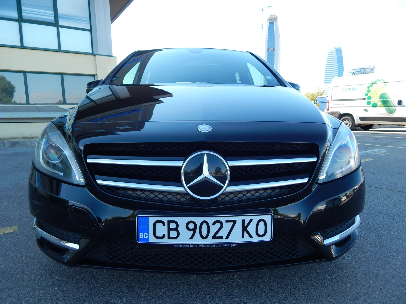 Mercedes-Benz B 200 FULL AMG, снимка 2 - Автомобили и джипове - 55365367
