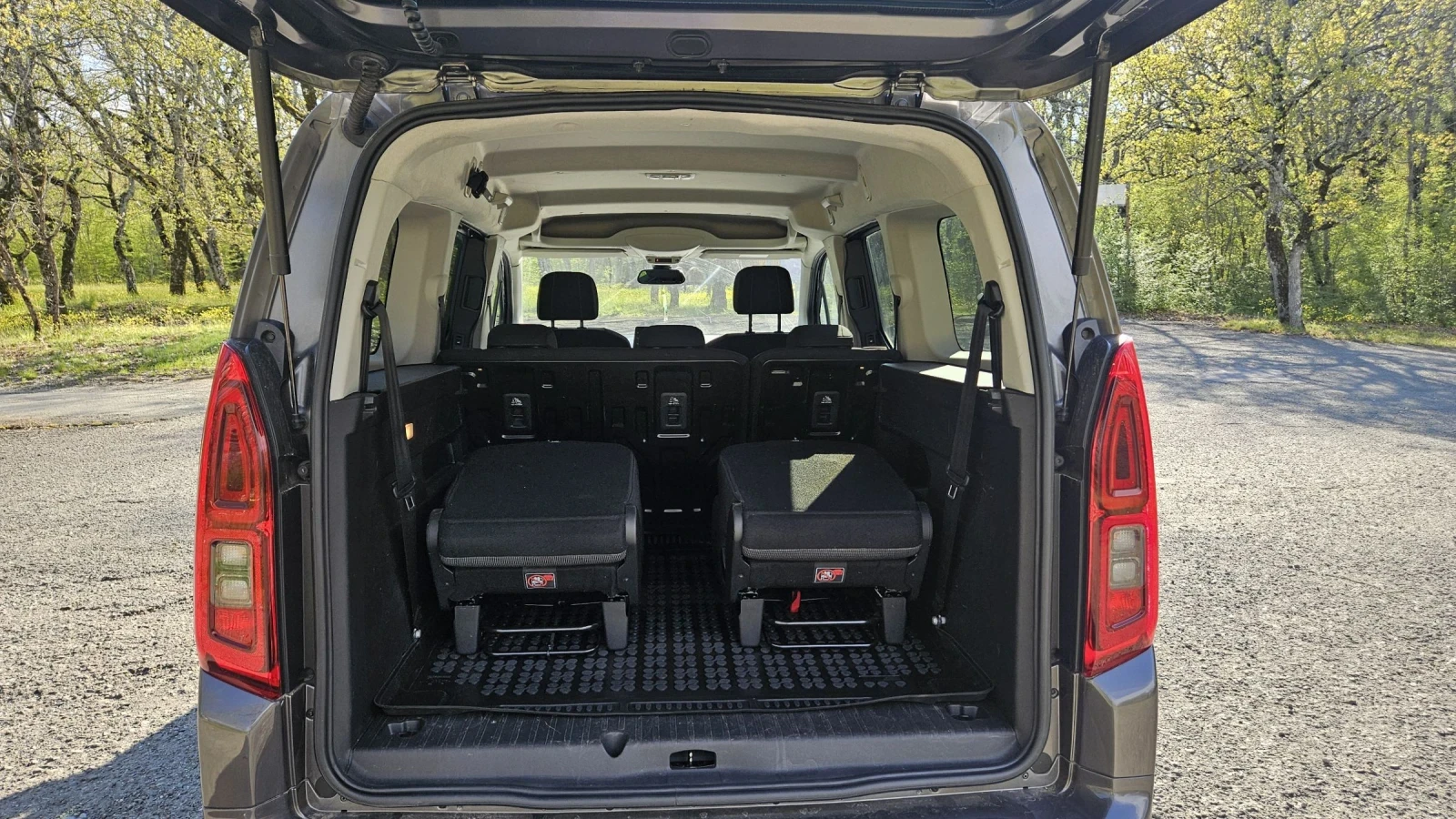Toyota Proace City Verso 1.2- TURBO -130кс - Седем местна, снимка 6 - Автомобили и джипове - 55450758