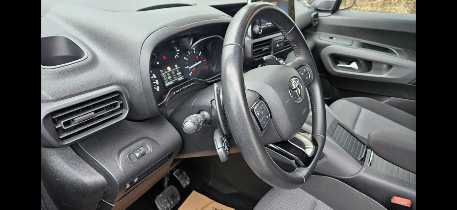 Toyota Proace City Verso 1.2- TURBO -130кс - Седем местна, снимка 3 - Автомобили и джипове - 55450758