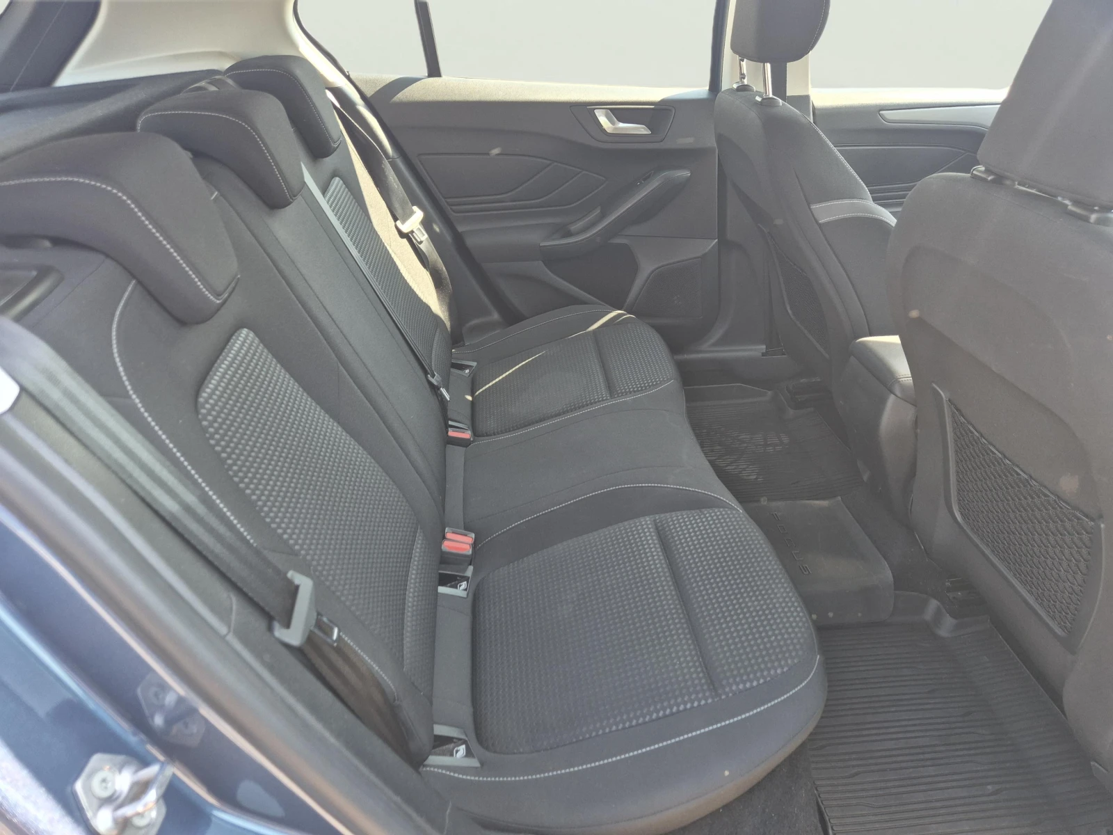 Ford Focus 1.0 EcoBoost, снимка 9 - Автомобили и джипове - 55579715
