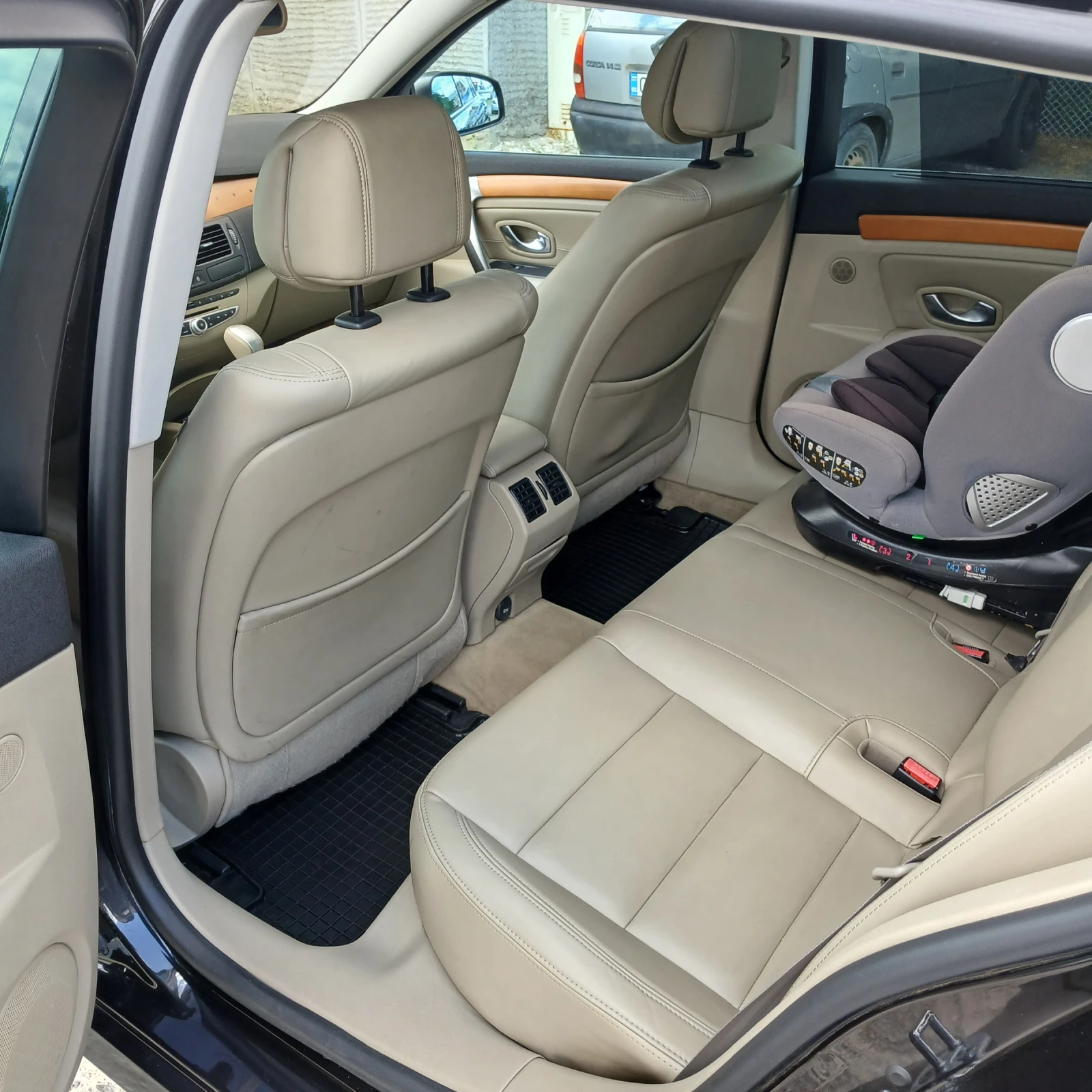 Renault Laguna АВТОМАТИК - ИНИЦИАЛЕ , снимка 15 - Автомобили и джипове - 55601485
