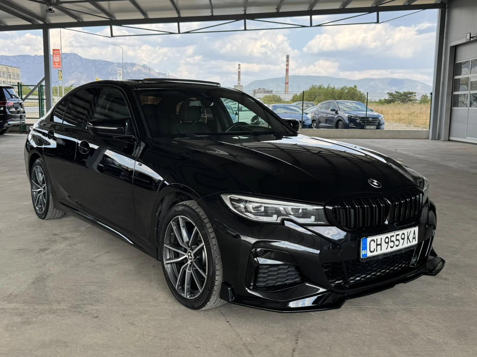 BMW 330 258ps* XDrive* M-paket* НАВИ* КОЖА* КАМЕРА* , снимка 7 - Автомобили и джипове - 55924474