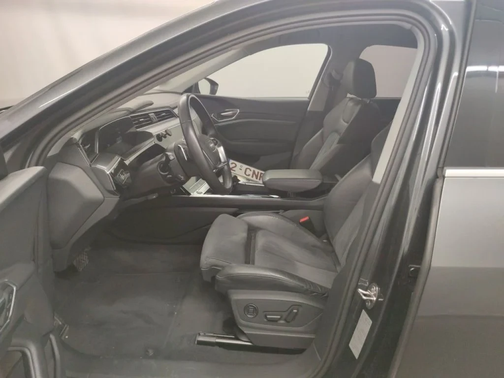 Audi E-Tron 55 Sportback Quattro S-Line, снимка 5 - Автомобили и джипове - 56085568
