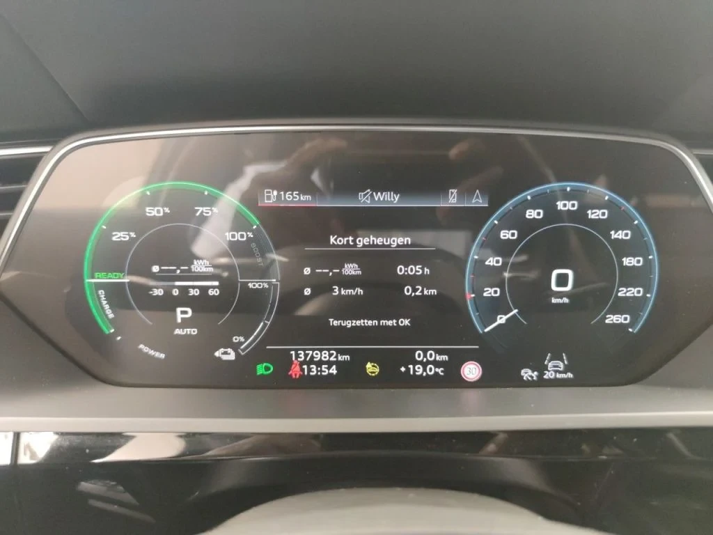 Audi E-Tron 55 Sportback Quattro S-Line, снимка 8 - Автомобили и джипове - 56085568