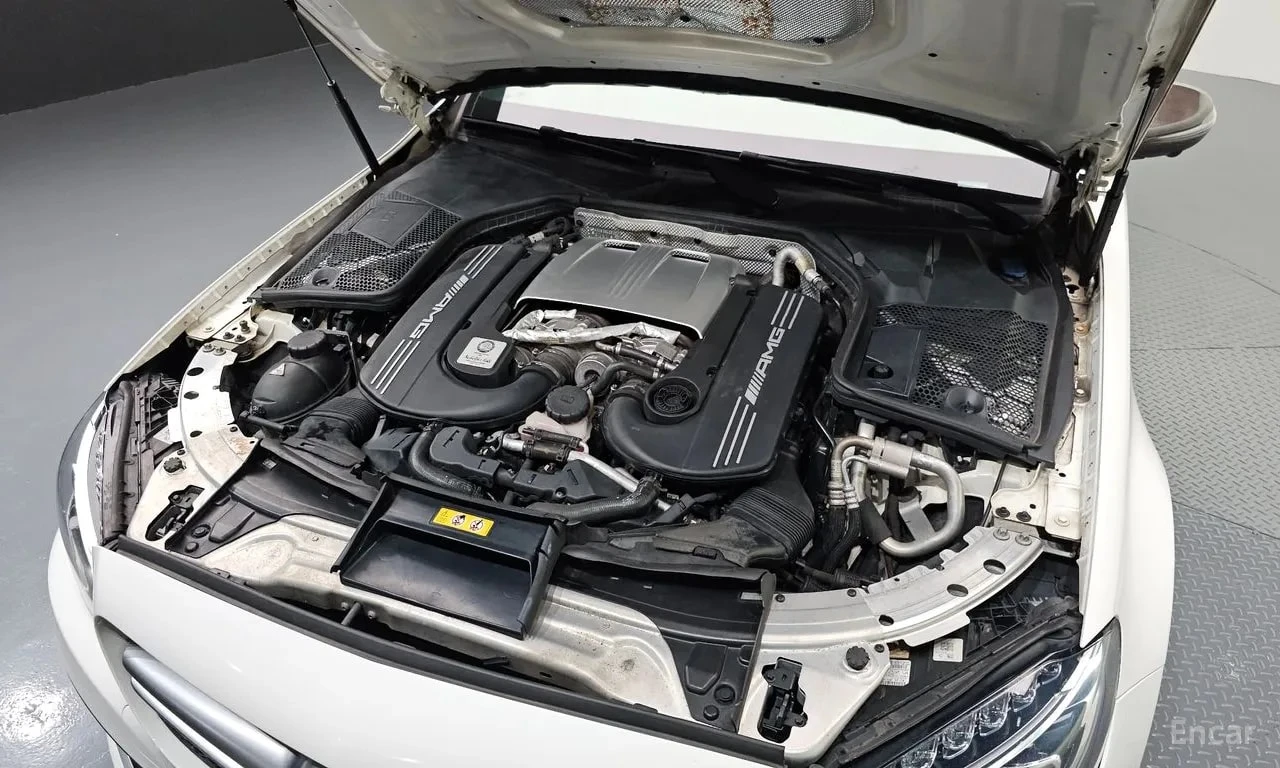 Mercedes-Benz C 63 AMG * CARBON* AMG PERFORMANCE EXHAUST* ФИКСИРАНА ЦЕНА*, снимка 6 - Автомобили и джипове - 56130998