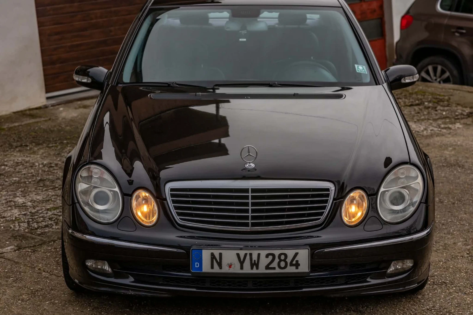 Mercedes-Benz E 220, снимка 3 - Автомобили и джипове - 56140137
