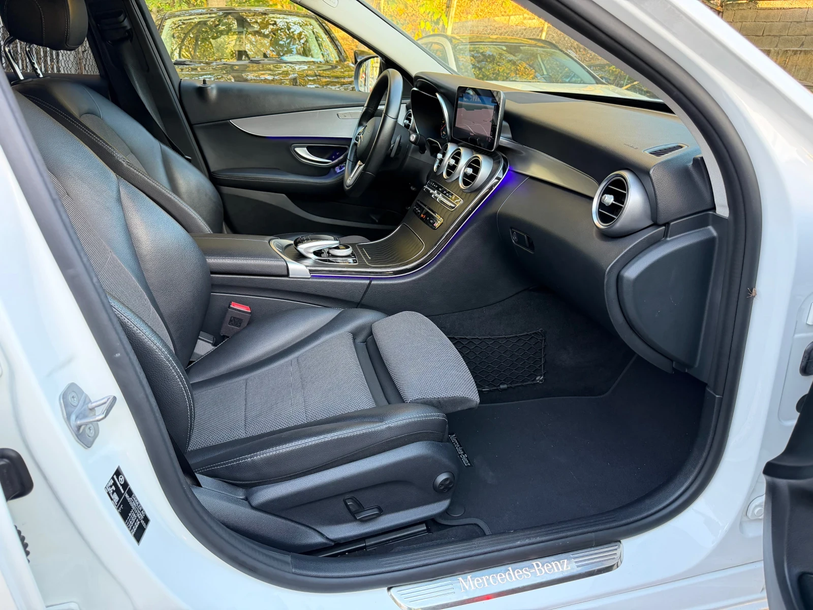 Mercedes-Benz C 300 d* 4matic* AMG* Night pack* Multibeam | Mobile.bg � ����������� 13