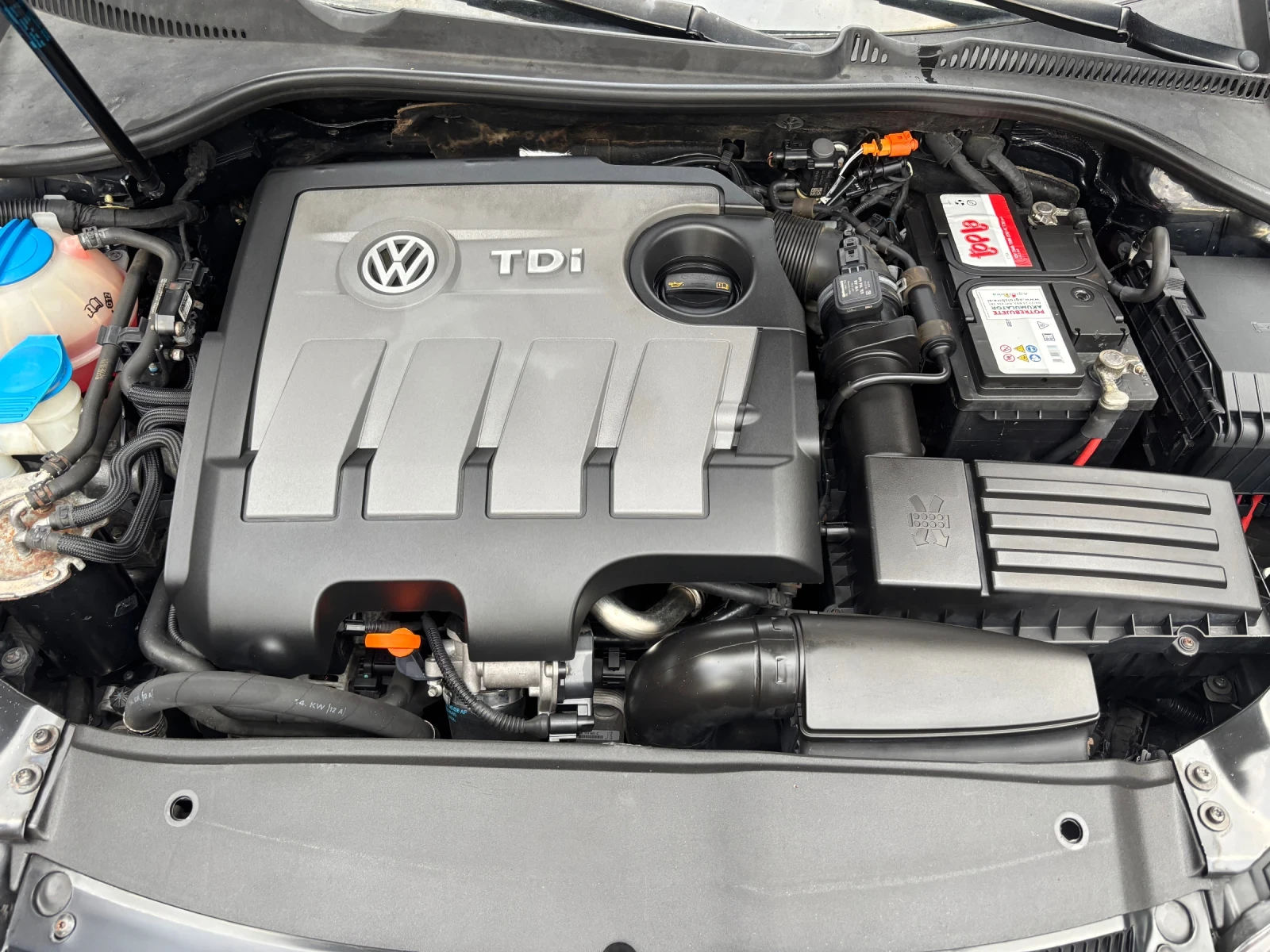 VW Golf 6 1.6 TDI ПАНОРАМА, снимка 15 - Автомобили и джипове - 56453768