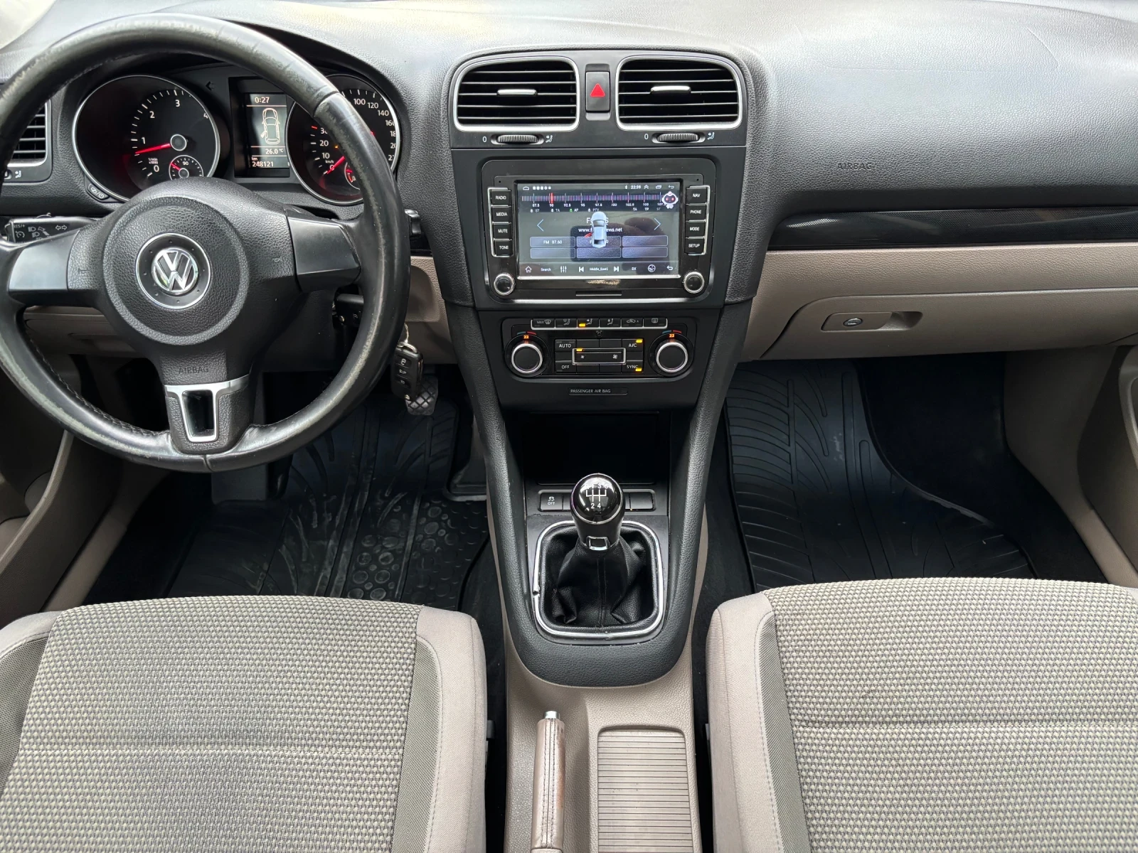 VW Golf 6 1.6 TDI ПАНОРАМА, снимка 10 - Автомобили и джипове - 56453768