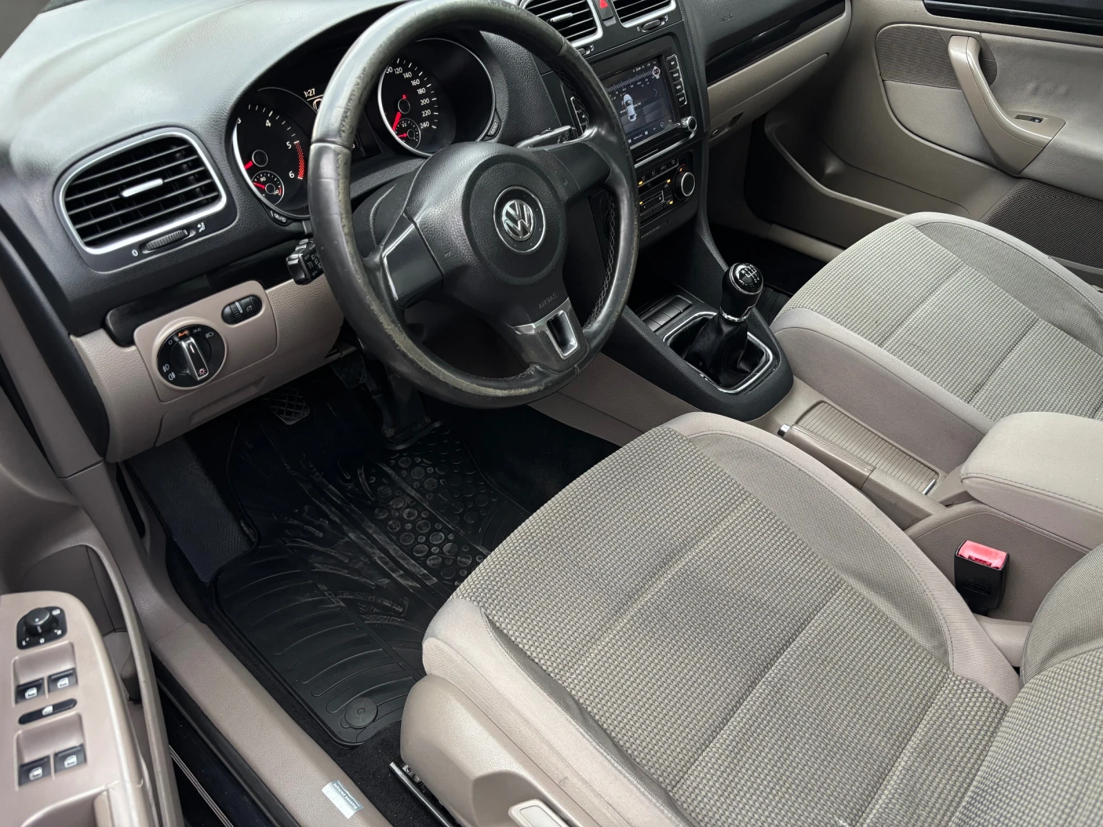VW Golf 6 1.6 TDI ПАНОРАМА, снимка 9 - Автомобили и джипове - 56453768