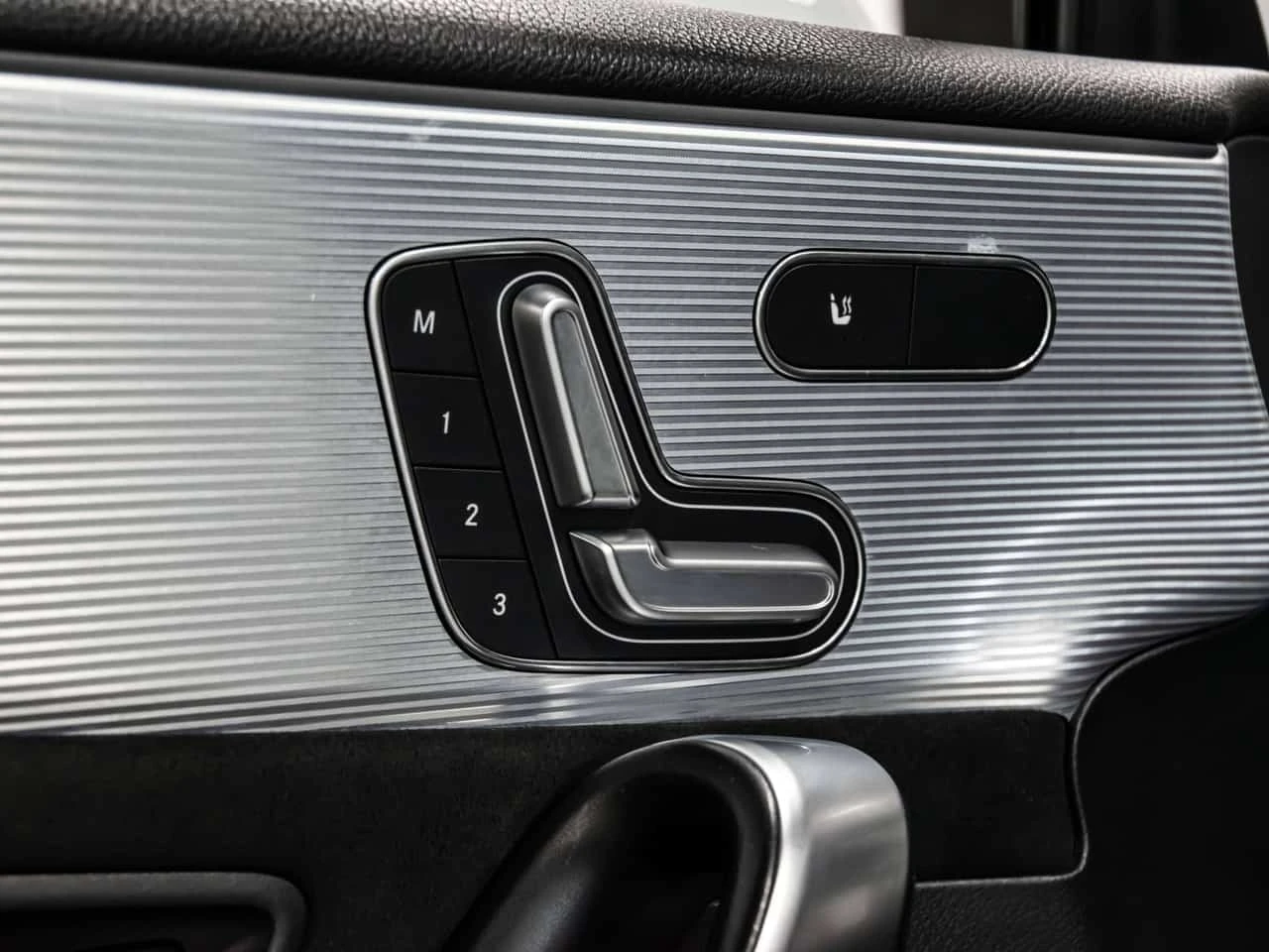 Mercedes-Benz A 250 * AMG PKG NAVIGATION REAR VIEW CAMERA * CARFAX *  | Mobile.bg � ����������� 14