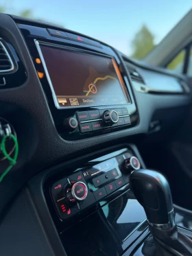 Обява за продажба на VW Touareg 3.0TDI* Кожа* Подгрев* Нави ~17 900 лв. - изображение 11 | Auto.bg Обява за продажба на VW Touareg 3.0TDI* Кожа* Подгрев* Нави ~17 900 лв. - изображение 11