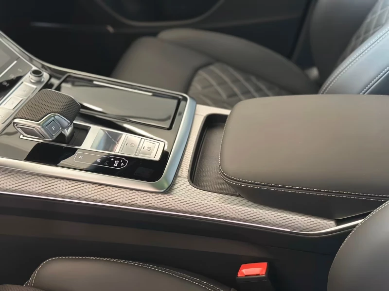 Audi SQ8  4.0 TFSI quattro/ FACELIFT/ PANO/ CAMERA/ HUD/ , снимка 10 - Автомобили и джипове - 52248779