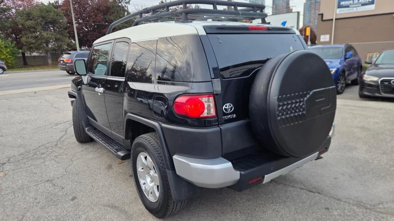 Toyota Fj cruiser ONE OWNER* NO ACCIDENTS* 4х4* Keyless Entry, снимка 6 - Автомобили и джипове - 53434013