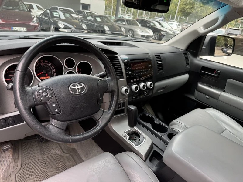 Toyota Sequoia 7+ 1, снимка 8 - Автомобили и джипове - 46965993