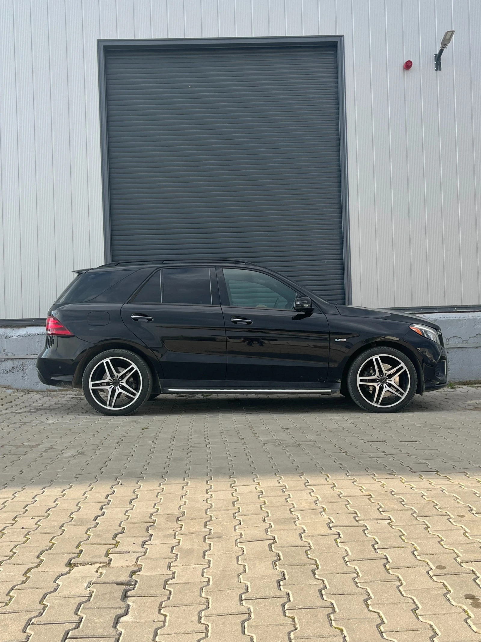 Mercedes-Benz GLE 43 AMG Distronic + , Масаж, 360 камера - изображение 2