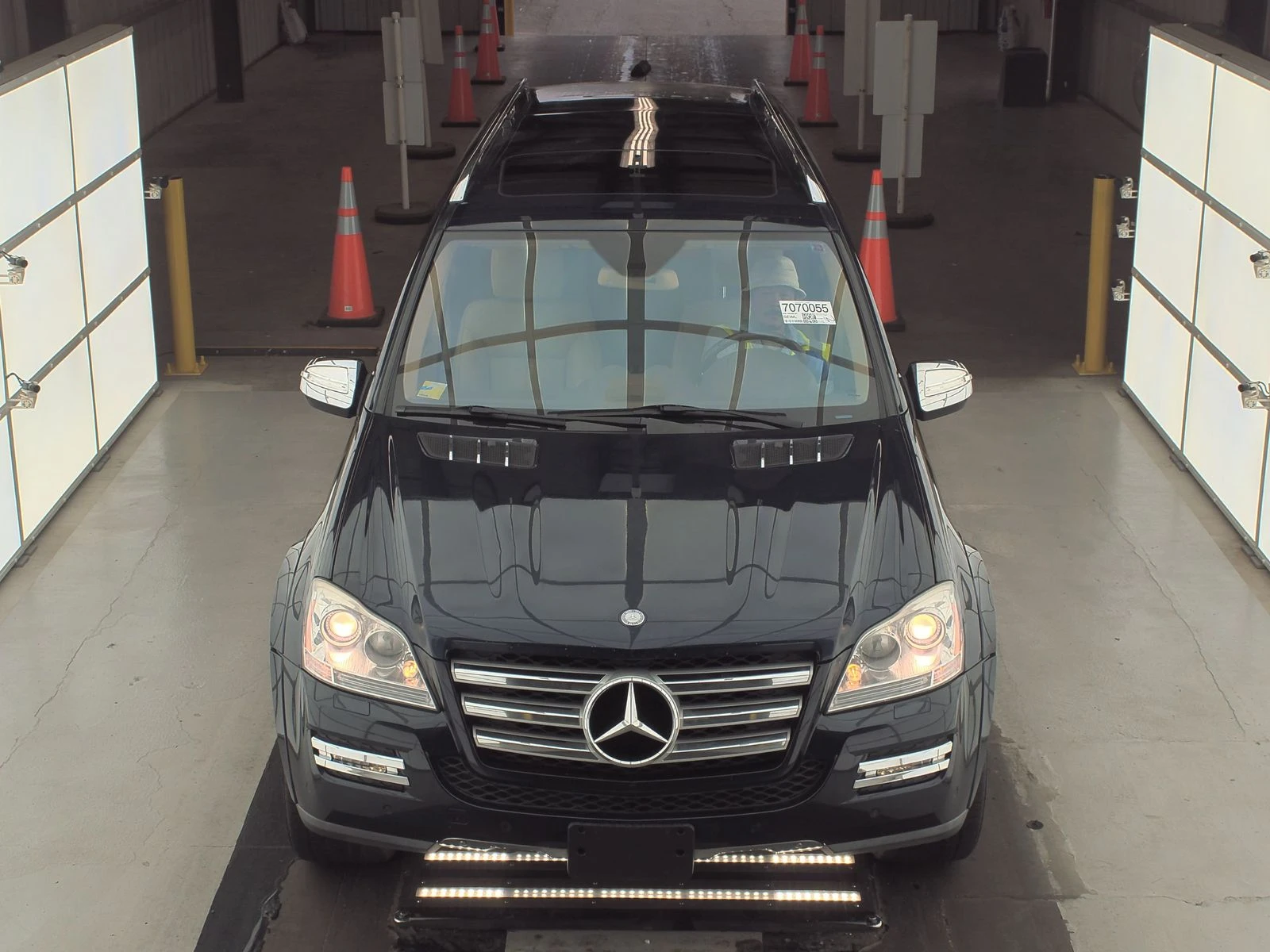 Mercedes-Benz GL 500 4MATIC* Дистроник* Обдух* Телевизори - изображение 3