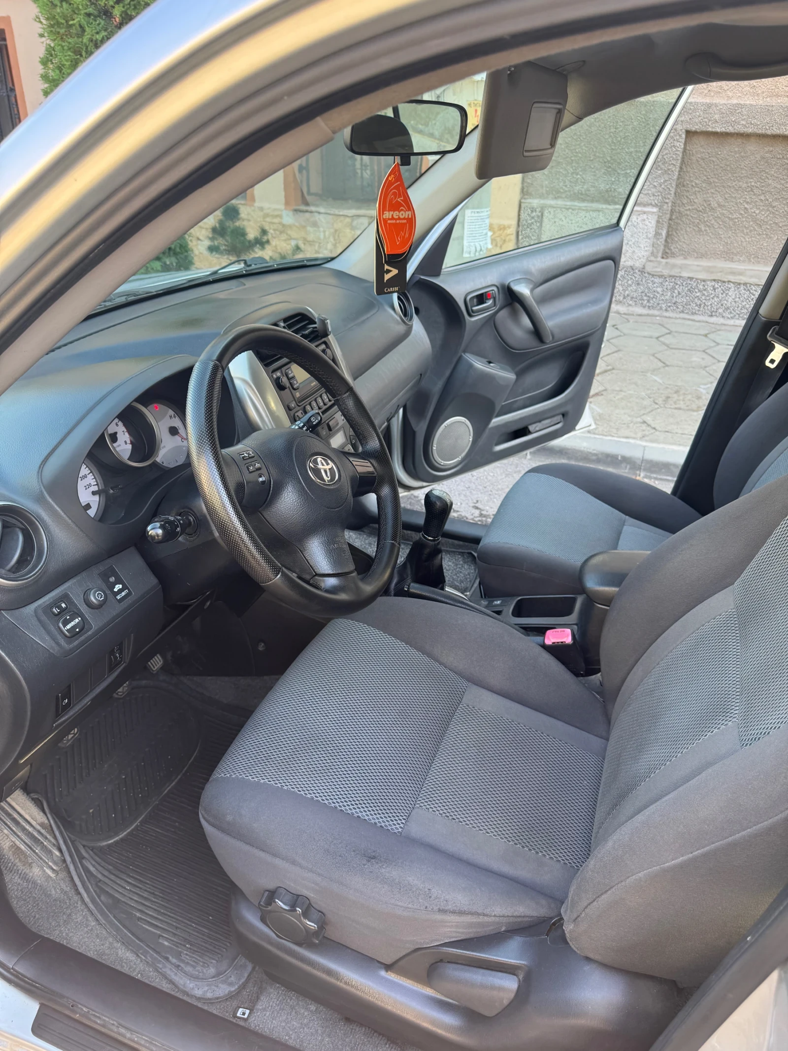 Toyota Rav4  - изображение 8