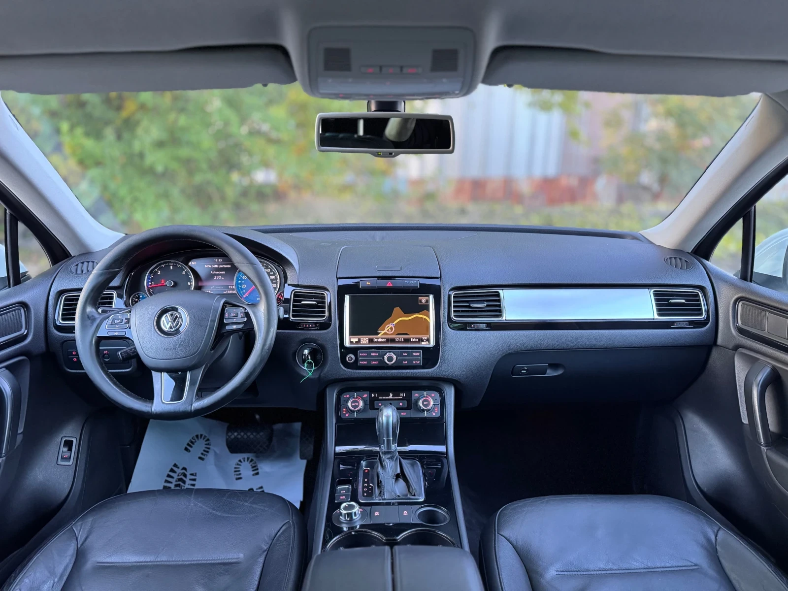 VW Touareg 3.0TDI* Кожа* Подгрев* Нави - изображение 7