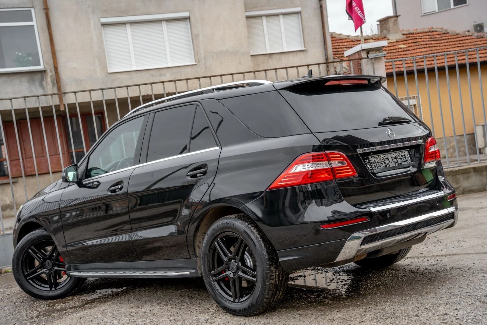 Mercedes-Benz ML 350 CDI-AMG-OFFROAD-PANORAMA-ОБДУХ-360 -DISTR-FUL MAXX - изображение 5