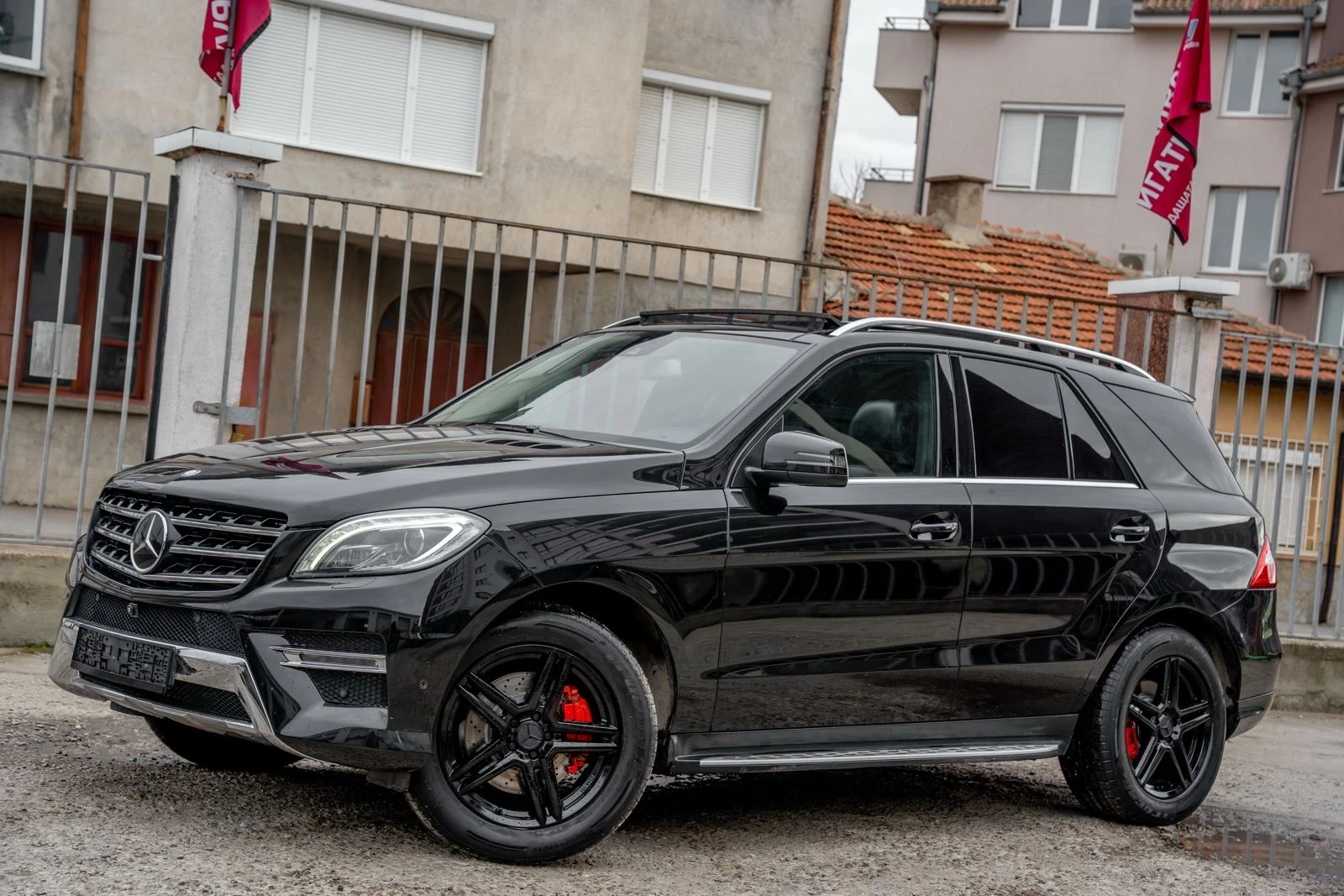 Mercedes-Benz ML 350 CDI-AMG-OFFROAD-PANORAMA-ОБДУХ-360 -DISTR-FUL MAXX - изображение 3