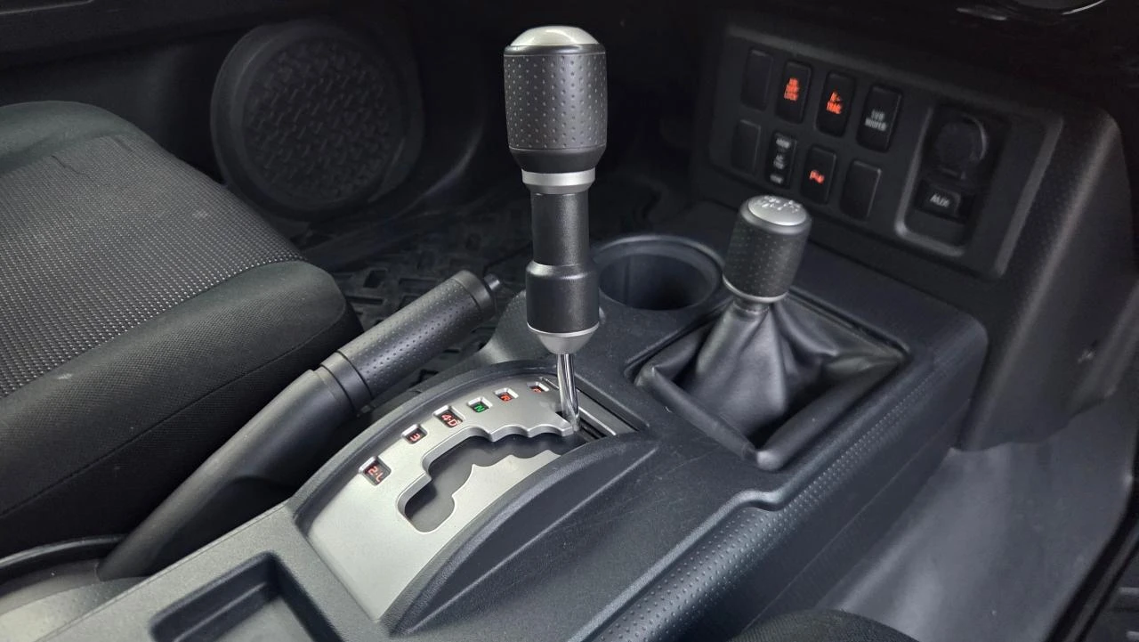 Toyota Fj cruiser ONE OWNER* NO ACCIDENTS* 4�4* Keyless Entry | Mobile.bg � ����������� 11