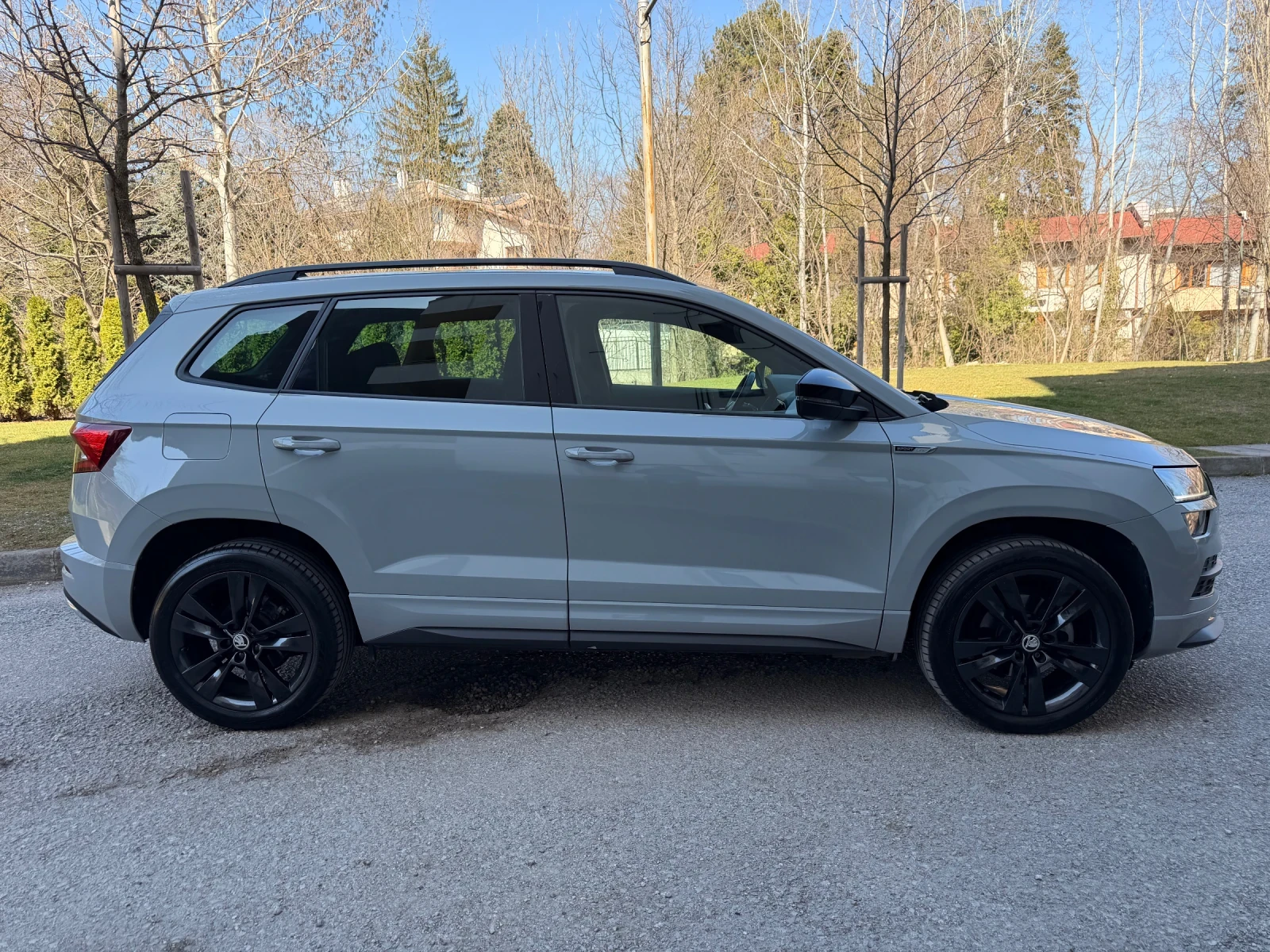 Skoda Karoq 2.0TDI / DSG / КАМЕРА / SPORT LINE, снимка 8 - Автомобили и джипове - 53857737