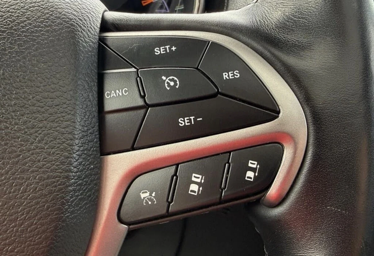Jeep Grand cherokee 5.7 HEMI * OVERLAND 4WD * ����� * TV * CARFAX *  | Mobile.bg � ����������� 12