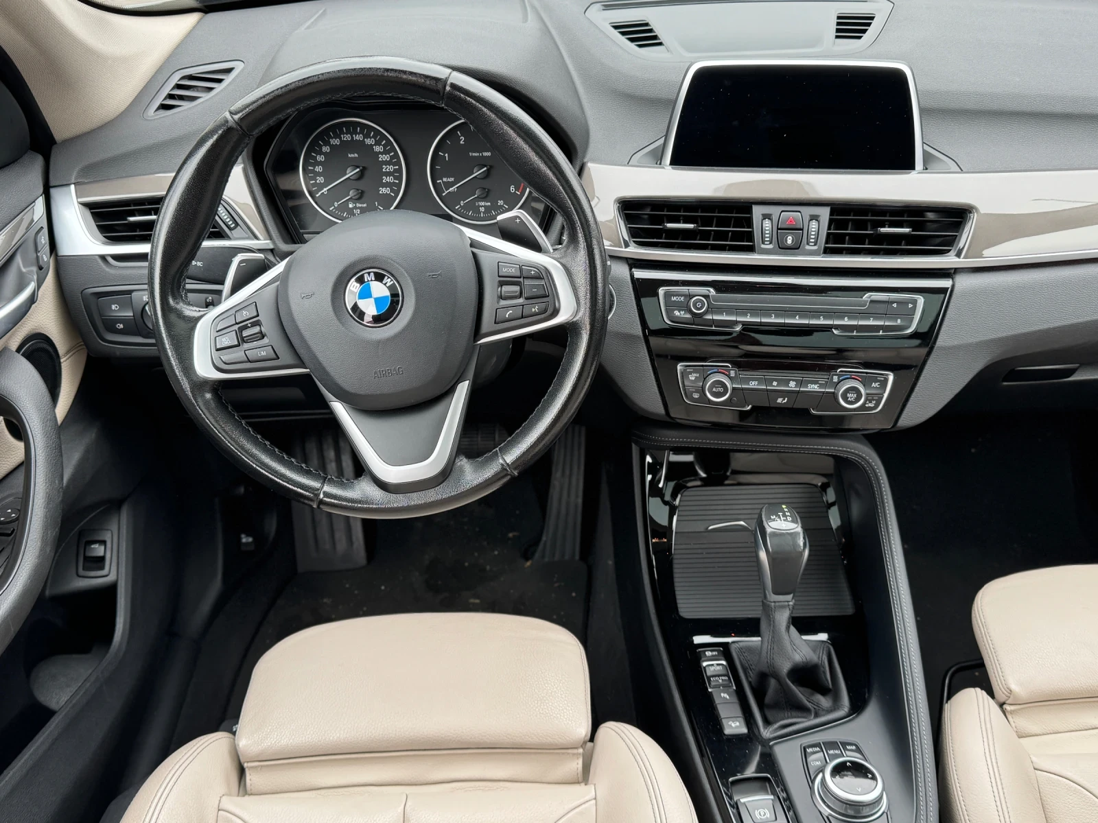 BMW X1 1.8D-XDrive, Кожен салон, Панорамен покрив, Амбиен, снимка 17 - Автомобили и джипове - 55089553