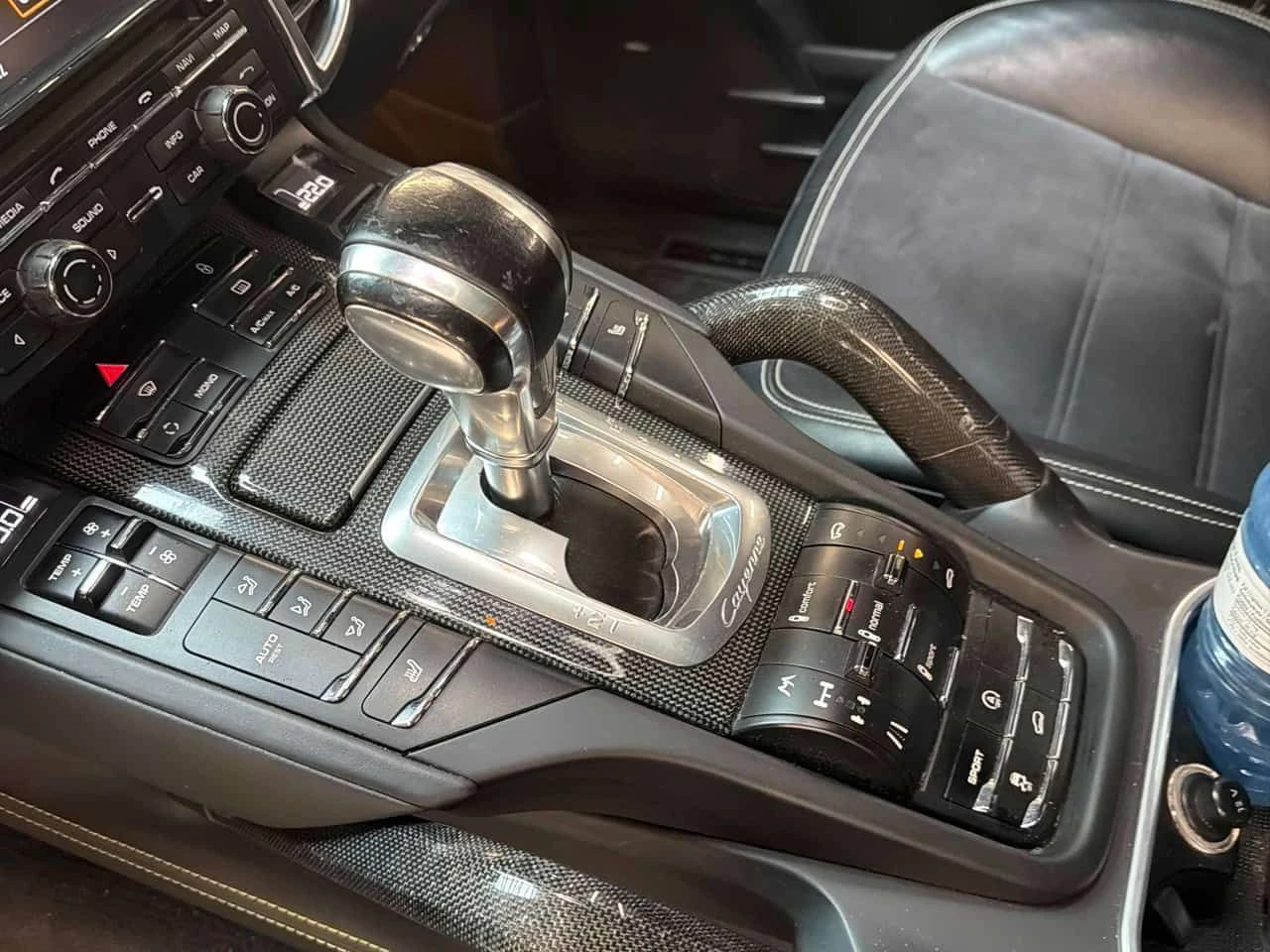 Porsche Cayenne * GTS * ГЛАВНО ПРЕДСТАВИТЕЛСТВО НА PORSCHE* , снимка 11 - Автомобили и джипове - 55663365