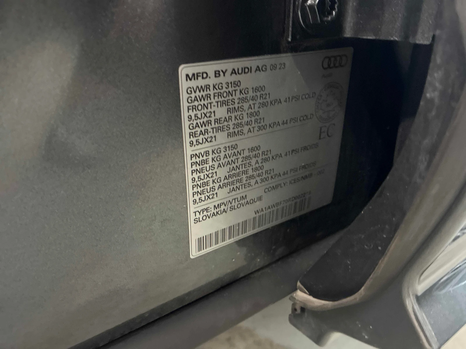 Audi SQ7 / Matrix / B&O / Distronic / 360 / Carfax, снимка 10 - Автомобили и джипове - 56149798