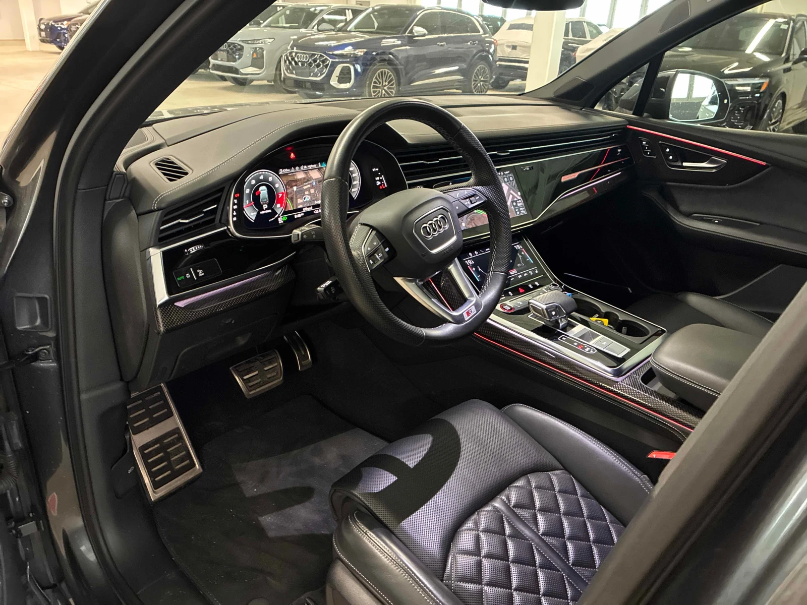 Audi SQ7 / Matrix / B&O / Distronic / 360 / Carfax, снимка 5 - Автомобили и джипове - 56149798