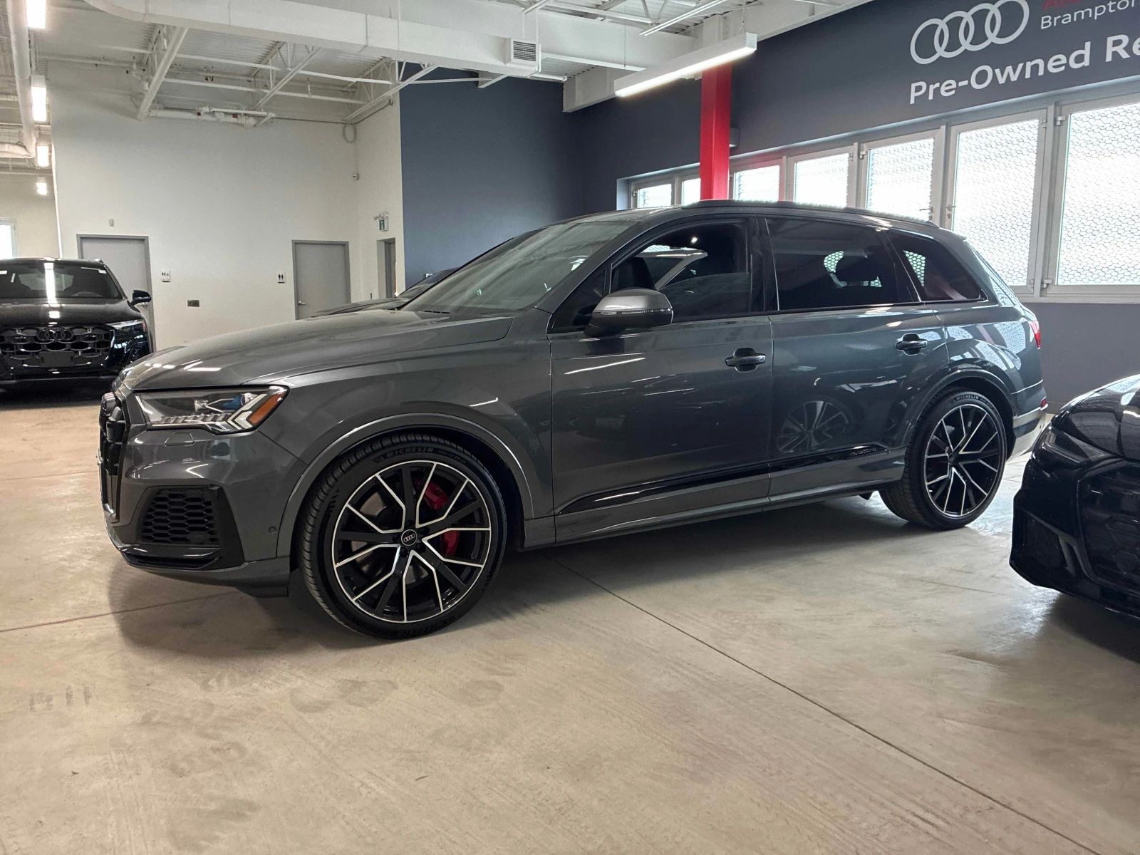 Audi SQ7 / Matrix / B&O / Distronic / 360 / Carfax, снимка 2 - Автомобили и джипове - 56149798
