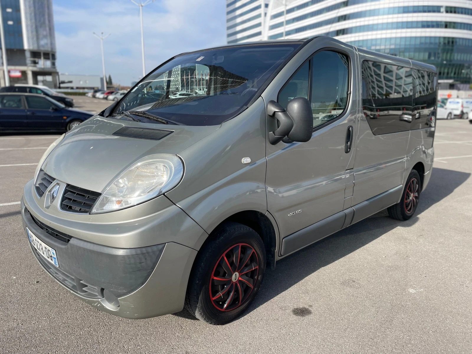 Renault Trafic 2.0dCI-NAVI-9места, снимка 1